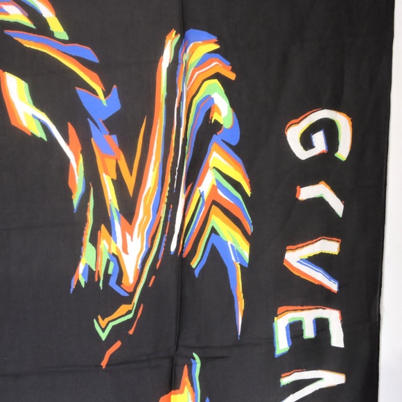 GIVENCHY 🇮🇹 WOMEN'S FASHION SCARF - Picture 4 of 5